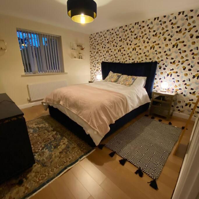 Luxury 4-5 Bed Home With Games Room And Balcony Ньютаун Екстер'єр фото