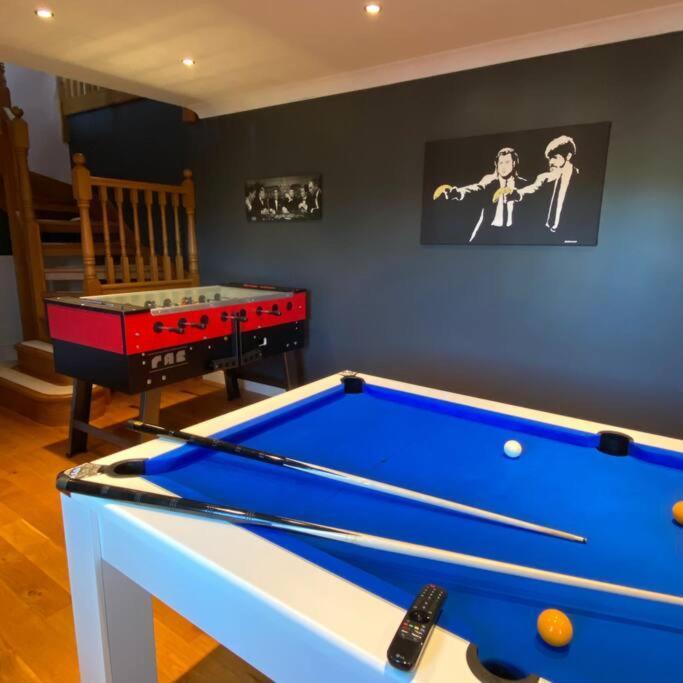 Luxury 4-5 Bed Home With Games Room And Balcony Ньютаун Екстер'єр фото