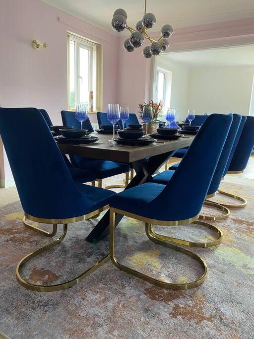Luxury 4-5 Bed Home With Games Room And Balcony Ньютаун Екстер'єр фото